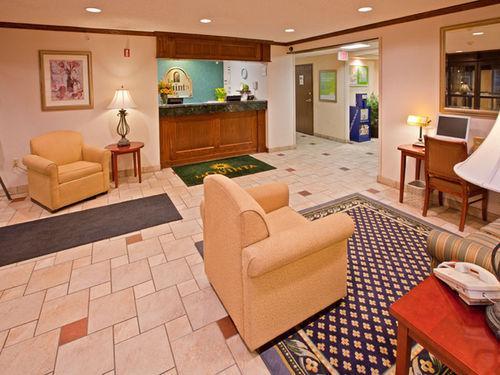 La Quinta By Wyndham Plattsburgh Hotel Beltér fotó
